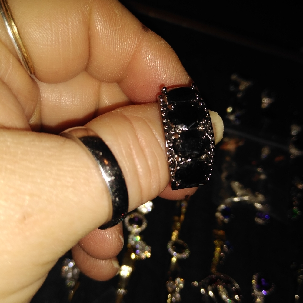 Beautiful ring. - Picture 2 of 2
